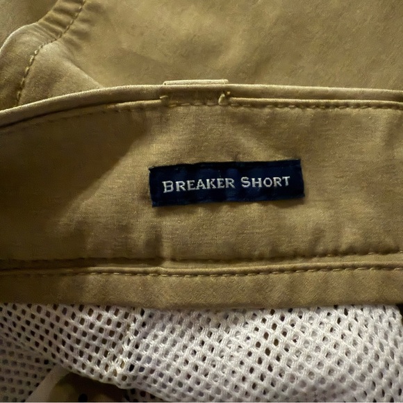 Vineyard Vines Performance Breaker Shorts Tan Flat Front Men’s Size 32 Waist - Picture 11 of 11